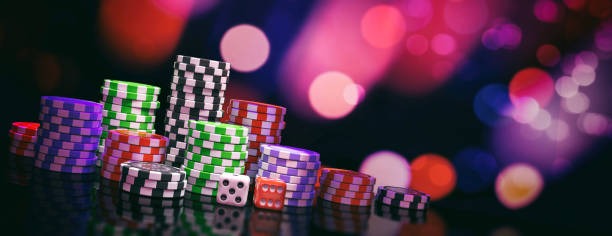 Live blackjack table interface showing dealer hand and player options.